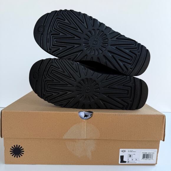 NIB • UGG Women's Classic Tall II Boot Size: 8 - Picture 6 of 8